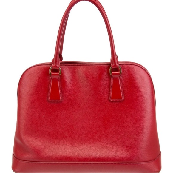 PRADA 😍
Medium Saffiano Lux Open Promenade Tote - Picture 3 of 7